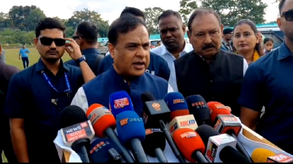 মিয়া কংগ্ৰেছৰ অক্সিজেন ,হিমন্তবিশ্ব শৰ্মা l.  মুখ্যমন্ত্ৰী হিমন্ত বিশ্ব শৰ্মাই ৰঙাপৰাত ২৪ হাজাৰ ৮০০ গৰাকী মহিলাক চেক বিতৰণ কৰে।