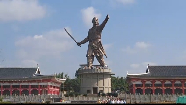 হোলোঙাপাৰস্থিত বীৰ লাচিত মৈডামত উলহ মালহে বীৰ লাচিত দিৱস উদযাপন