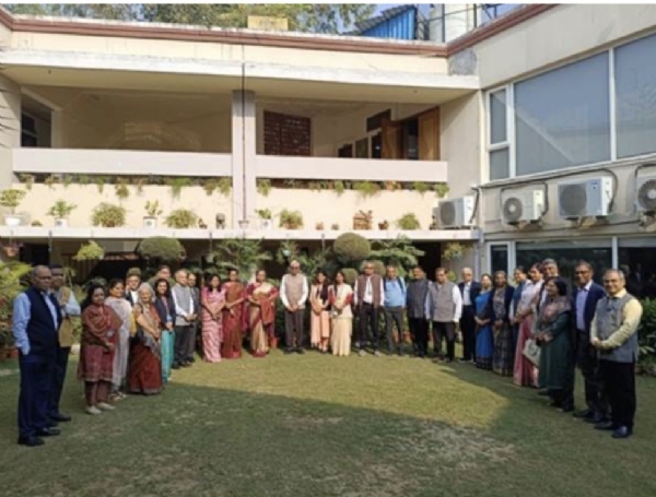 बैठक में भाग लेते सीएसआईआर–आईसीएमआर के सदस्य बैठक में भाग लेते सीएसआईआर–आईसीएमआर के सदस्य