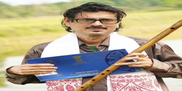 গুৱাহাটী আহি পালেহি প্ৰখ্যাত বাঁহীবাদক দীপক শৰ্মাৰ পাৰ্থিৱ শৰীৰ; আজিয়েই সম্পূৰ্ণ ৰাজ্যিক সন্মানেৰে অন্ত্যেষ্টিক্ৰিয়া