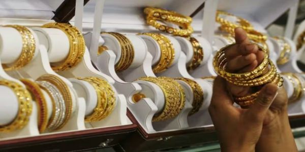 অলংকাৰ বজাৰৰ অৱনমন অব্যাহত, সোণৰ দৰ ₹৯০০ হ্ৰাস