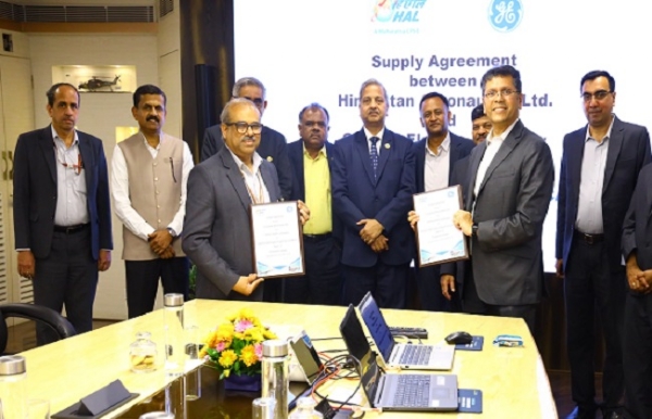 एचएएल और अमेरिकी कंपनी जीई एयरोस्पेस के अधिकारी एचएएल और अमेरिकी कंपनी जीई एयरोस्पेस के अधिकारी