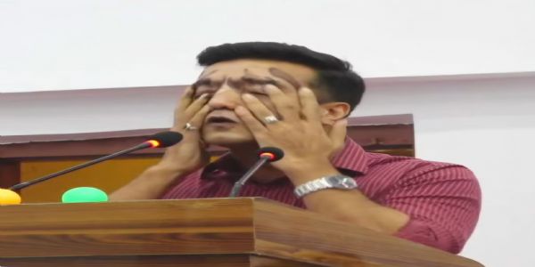 প্ৰচণ্ডৰ নীতিৰ প্ৰতিবাদত মুখত চিয়াঁহী সানিলে নিজ দলৰে বিধায়কে