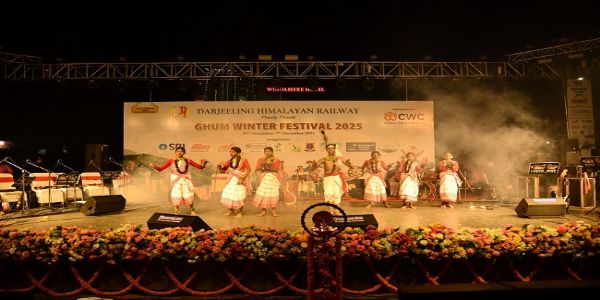 দাৰ্জিলিং হিমালয়ান ৰেলৱেৰ ঐতিহ্য আৰু সমাজিক একতা উদযাপনেৰে ঘুম উৎসৱ ২০২৫ৰ সফল সমাপ্তি