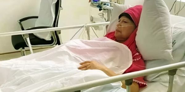 বাংলাদেশৰ প্ৰাক্তন প্ৰধানমন্ত্ৰী খালেদা জিয়াৰ অৱস্থা অধিক অৱনতি