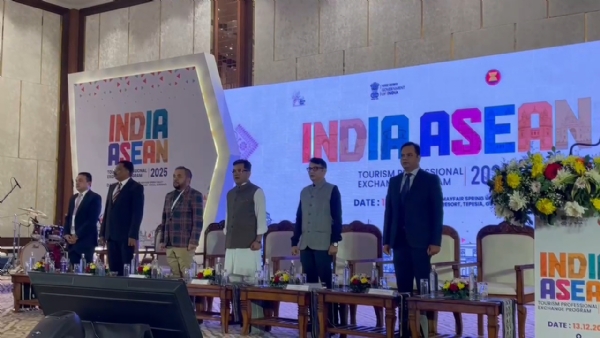 সোণাপুৰৰ মে’ ফেয়াৰ ৰিজ’ৰ্টত আড়ম্বৰপূৰ্ণ অনুষ্ঠান সোণাপুৰৰ মে’ ফেয়াৰ ৰিজ’ৰ্টত আড়ম্বৰপূৰ্ণ অনুষ্ঠান