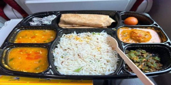 বন্দে ভাৰত ৰে’লত স্থানীয় খাদ্য পৰিবেশন, ভৱিষ্যতে সকলো ৰে’ললৈ সম্প্ৰসাৰণ