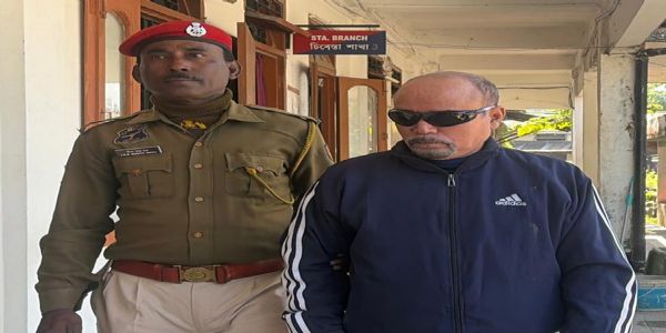 কুলেন্দ্ৰ শৰ্মা পাকিস্তানী চোৰাংচোৱাৰে সম্পৰ্কঃ আৰক্ষীৰ অনুসন্ধান অব্যাহতঃ সেনায়ো তেজপুৰ আৰক্ষীৰ পৰা সংগ্ৰহ কৰিলে সবিশেষ