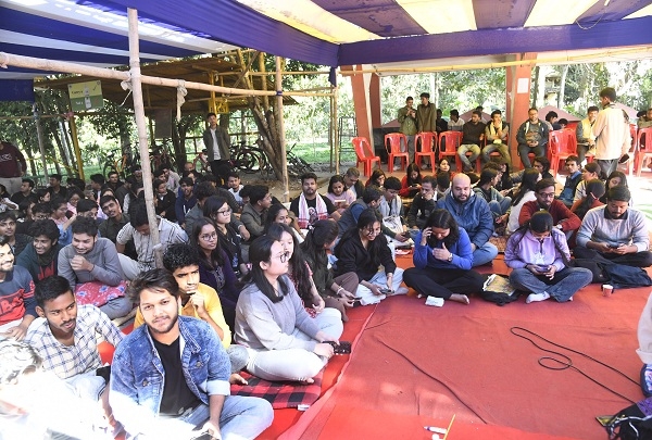 তেজপুৰ বিশ্ববিদ্যালয়ত ছাত্ৰছাত্ৰীৰ অনশন তেজপুৰ বিশ্ববিদ্যালয়ত ছাত্ৰছাত্ৰীৰ অনশন