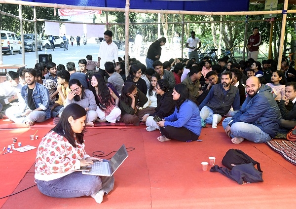 তেজপুৰ বিশ্ববিদ্যালয়ত ছাত্ৰছাত্ৰীৰ অনশন তেজপুৰ বিশ্ববিদ্যালয়ত ছাত্ৰছাত্ৰীৰ অনশন