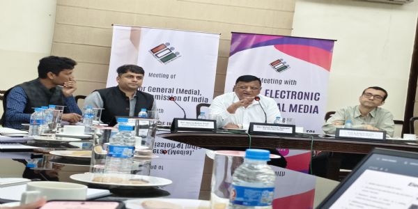 পশ্চিম বংগ বিধানসভা নিৰ্বাচনৰ পূৰ্বে ইভিএম পৰিদৰ্শনৰ বাবে নিৰ্বাচন আয়োগৰ পাঁচজন ন’ডেল বিষয়া নিযুক্ত