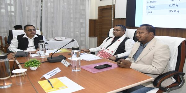 সন্মানীয় মন্ত্ৰী শ্ৰী কৃষ্ণেন্দু পালৰ সভাপতিত্বত শোণিতপুৰ জিলাৰ জিলা আয়ুক্ত কাৰ্যালয়ৰ সভাকক্ষত এখন বিস্তৃত পৰ্যালোচনা বৈঠক