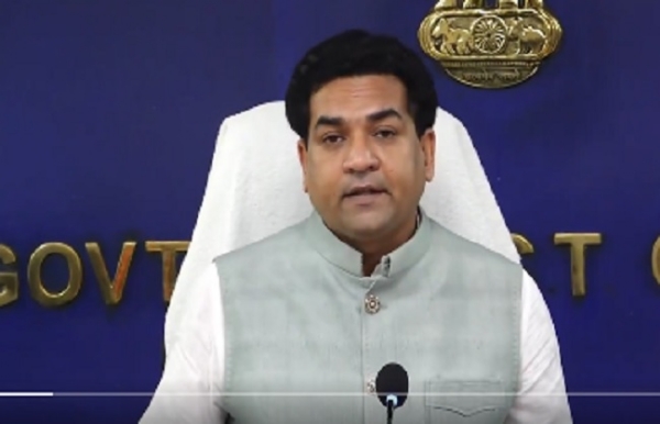 दिल्ली सरकार में पर्यटन मंंत्री कपिल मिश्रा पत्रकार वार्ता को संबोधित करते हुए। दिल्ली सरकार में पर्यटन मंंत्री कपिल मिश्रा पत्रकार वार्ता को संबोधित करते हुए।