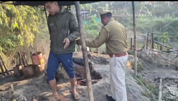 পুৱাই পুৱাই টীয়ক আৰক্ষীৰ চুলাইৰ বিৰুদ্ধে অভিযান। পুৱাই পুৱাই টীয়ক আৰক্ষীৰ চুলাইৰ বিৰুদ্ধে অভিযান।