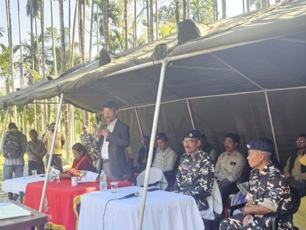 তামুলপুৰ জিলাৰ সীমান্তৱৰ্তী গাঁও পৰিদৰ্শন জিলা আয়ুক্তৰ। তামুলপুৰ জিলাৰ সীমান্তৱৰ্তী গাঁও পৰিদৰ্শন জিলা আয়ুক্তৰ।