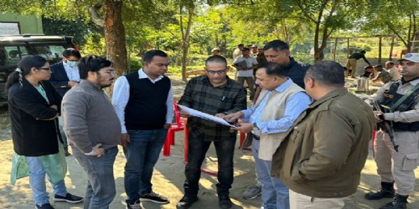 শোণিতপুৰৰ আয়ুক্ত, জ্যেষ্ঠ আৰক্ষী অধীক্ষকৰ বুঢ়াচাপৰি বন্যপ্ৰাণী অভয়াৰণ্যৰ ক্ষতিপূৰণমূলক বনানীকৰণৰ বেদখল কৰা অঞ্চল পৰিদৰ্শন