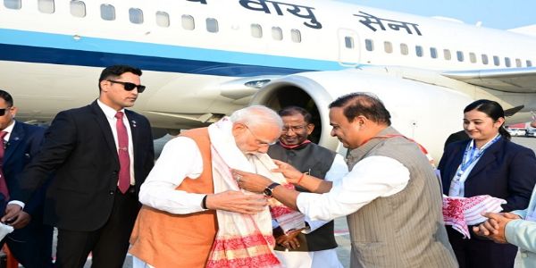 দুদিনীয়া ভ্ৰমণসূচীৰে অসমত উপস্থিত প্ৰধানমন্ত্ৰী মোদী