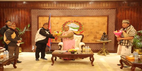 চৰকাৰী কৰ্মচাৰীসকলক সপ্তাহত এদিন পৰম্পৰাগত সাজ-পোছাক পৰিধান কৰিবলৈ প্ৰধানমন্ত্ৰী সুশীলা কাৰ্কীৰ পৰামৰ্শ