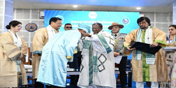 কৃষ্ণগুৰু আধ্যাত্মিক বিশ্ব বিদ্যালয়ৰ প্ৰথম সমাৱৰ্তন অনুষ্ঠানত অসমৰ ৰাজ্যপালৰ অংশগ্ৰহণ