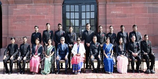 ৰাষ্ট্ৰপতিৰ আই এ এছ বিষয়াসকলক প্ৰতিৰক্ষা বিত্তীয় ব্যৱস্থাপনাত উদ্ভাৱন আৰু আত্মনিৰ্ভৰশীলতা ত্বৰান্বিত কৰাৰ আহ্বান