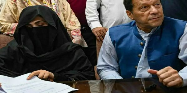 পাকিস্তানী আদালতৰ ইমৰাণ খান আৰু বুছৰা বিবিৰ কিছু গোচৰত অন্তৱৰ্তীকালীন জামিনৰ সময় বৃদ্ধি