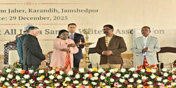 ৰাষ্ট্ৰপতি মুৰ্মুৱে সন্থালী ভাষাত গালে গীত, স্মৰণীয় অল চিকি চিত্ৰনাট্যৰ শতবাৰ্ষিকী উদযাপন