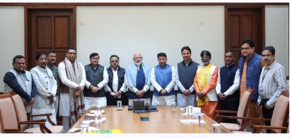 बंगाल भाजपा सांसदों के साथ प्रधानमंत्री मोदी