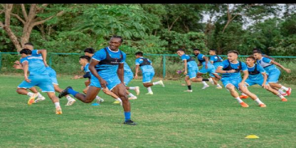 বৃহস্পতিবাৰে এ আই এফ এফ ছুপাৰ কাপৰ ফাইনেল খেলত পঞ্জাৱ এফ চিৰ বিৰুদ্ধে পূব বংগৰ মুখামুখি