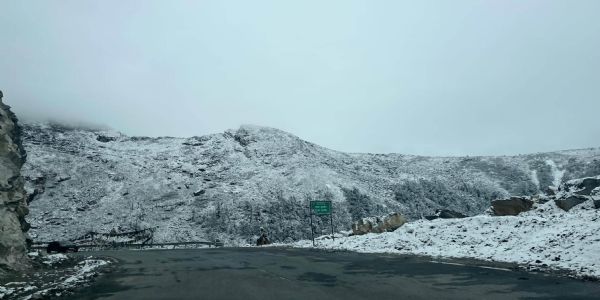 শীতৰ মাত্ৰা বৃদ্ধিঃ হিমালয়ৰ বকুৰে নামনিলৈ উৰি আহিছে শীতৰ বতৰা