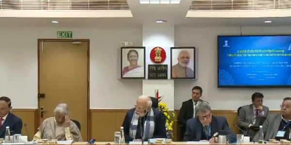 (আপডেট) বাজেটৰ পূৰ্বৰ বৈঠকত প্ৰধানমন্ত্ৰীয়ে অৰ্থনীতিবিদসকলক কয় -এতিয়া জনসাধাৰণৰ আকাংক্ষাত পৰিণত হৈছে উন্নত ভাৰত ২০৪৭