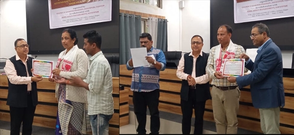 শিক্ষাসেঁতু এপত উৎসাহজনক উপস্থিতি প্ৰদৰ্শন কৰা শোণিতপুৰ জিলাৰ ২১ খন বিদ্যালয়ক শোণিতপুৰ জিলা প্ৰশাসনৰ মানপত্ৰ প্ৰদান