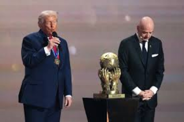 डोनाल्ड ट्रंप को पहला फीफा शांति पुरस्कार डोनाल्ड ट्रंप को पहला फीफा शांति पुरस्कार