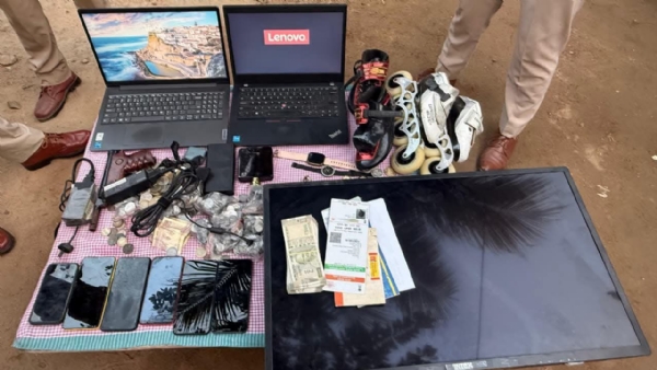 भारी मात्रा में चोरी का सामान बरामद भारी मात्रा में चोरी का सामान बरामद