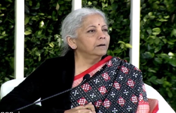 मीडिया के एक कार्यक्रम को संबोधित करते हुए वित्त मंत्री निर्मला सीतारमण मीडिया के एक कार्यक्रम को संबोधित करते हुए वित्त मंत्री निर्मला सीतारमण