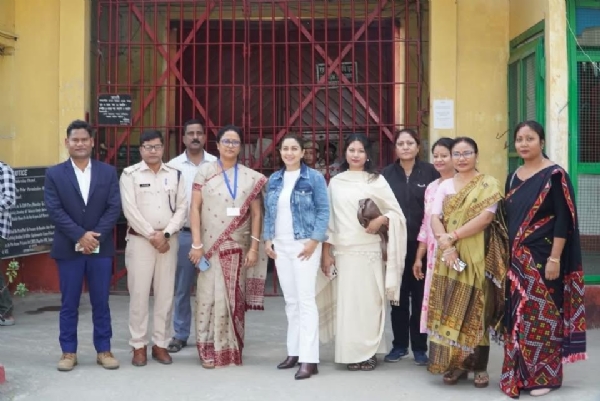 কোকৰাঝাৰত অসম ৰাজ্যিক মহিলা আয়োগৰ অধ্যক্ষা আঙুৰলতা ডেকা ।