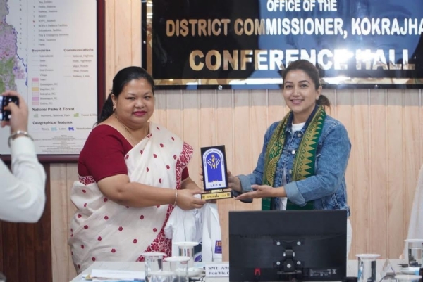 কোকৰাঝাৰত অসম ৰাজ্যিক মহিলা আয়োগৰ অধ্যক্ষা আঙুৰলতা ডেকা ।
