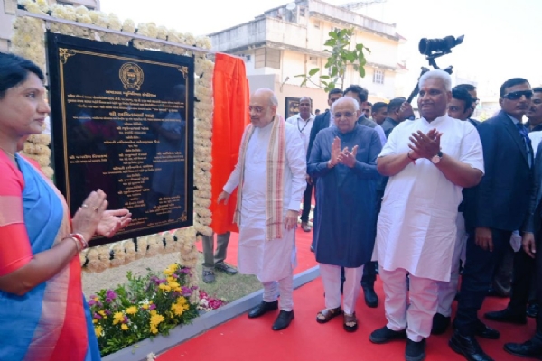अहमदाबाद में परियोजनाओं का लोकार्पण