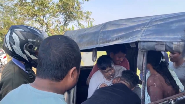 ডিমৰীয়াৰ ক্ষেত্ৰী-মালয়বাৰী পথত ভয়ংকৰ পথ দুৰ্ঘটনা। ডিমৰীয়াৰ ক্ষেত্ৰী-মালয়বাৰী পথত ভয়ংকৰ পথ দুৰ্ঘটনা।