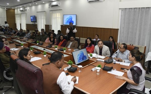 তেজপুৰত ৰাজ্যিক মহিলা আয়োগৰ অধ্যক্ষা আঙুৰলতা ডেকা তেজপুৰত ৰাজ্যিক মহিলা আয়োগৰ অধ্যক্ষা আঙুৰলতা ডেকা