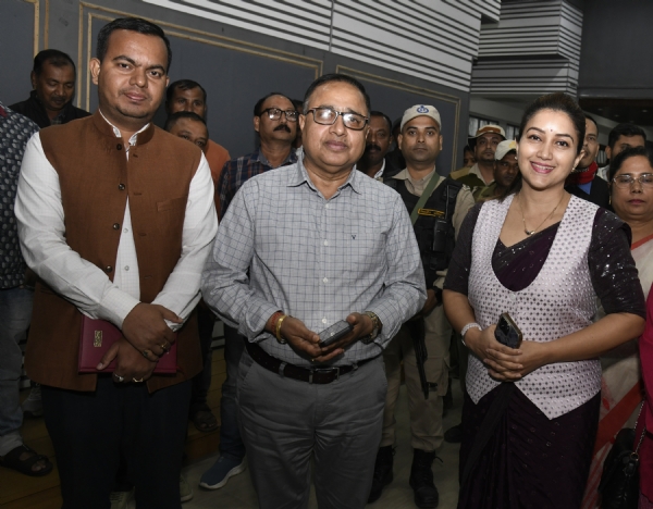 তেজপুৰত ৰাজ্যিক মহিলা আয়োগৰ অধ্যক্ষা আঙুৰলতা ডেকা তেজপুৰত ৰাজ্যিক মহিলা আয়োগৰ অধ্যক্ষা আঙুৰলতা ডেকা