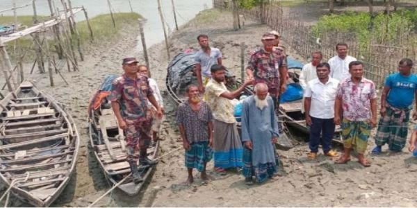 ভাৰতে ওভতাই দিলে বাংলাদেশৰ মাছমৰীয়াৰ দুখন নাও