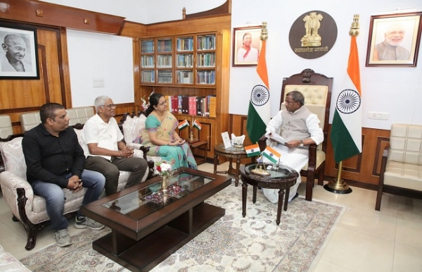 ৰাজ্যপালক গুৱাহাটী প্ৰেছ ক্লাৱৰ প্ৰতিনিধি দলৰ সাক্ষাৎ