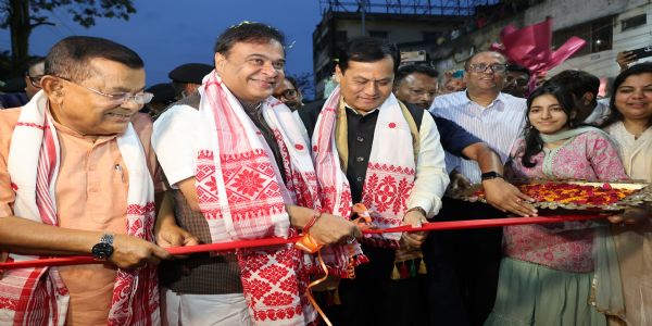 মুখ্যমন্ত্ৰী আৰু কেন্দ্ৰীয় মন্ত্ৰীয়ে ডিব্ৰুগড়ত উদ্বোধন কৰিলে দুখন উৰণীয়া সেতু