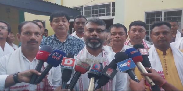 গৌৰৱ গগৈ, অখিল গগৈৰ বিৰুদ্ধে সৰৱ ৰূপজ্যোতি কুৰ্মী
