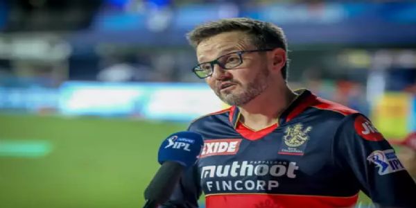 মাইক হেছন পাকিস্তান দলৰ নতুন বগা বলৰ প্ৰশিক্ষক হিচাপে নিযুক্ত