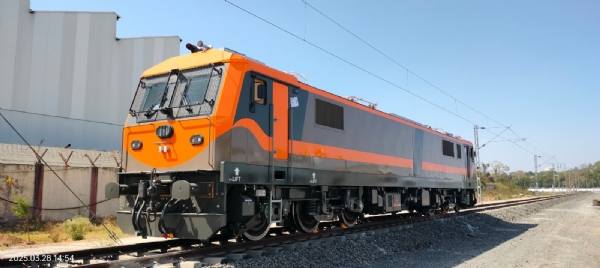 প্ৰধানমন্ত্ৰী মোদীয়ে দহোদত দেশৰ বাবে উচৰ্গা কৰিব প্ৰথমটো ৯০০০ এইচ পি প্রথমটো লোকমোটিভ ইঞ্জিন