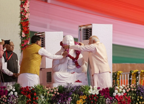 प्रधानमंत्री मोदी भोपाल में महिला सशक्तिकरण महासम्मेलन में