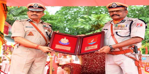 সশস্ত্ৰ সীমা বলৰ তেজপুৰ শালনীবাৰী প্ৰশিক্ষণ কেন্দ্ৰত অনুষ্ঠিত দীক্ষান্ত সমাৰোহ