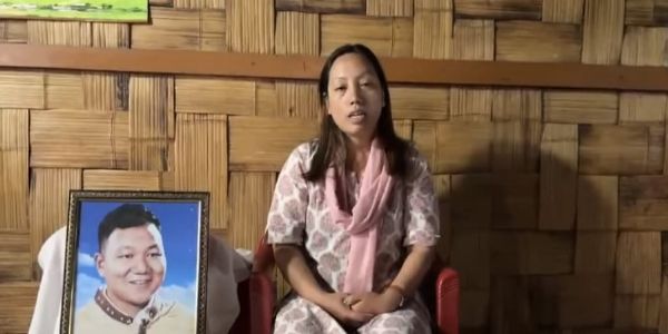 অপাৰেশ্বন সিন্দুৰ, পহলগাম আক্ৰমণত প্ৰাণ আহুতি দিয়া আই এ এফ কৰ্পৰেল হাইলিয়াঙৰ পত্নীৰ আদৰণি