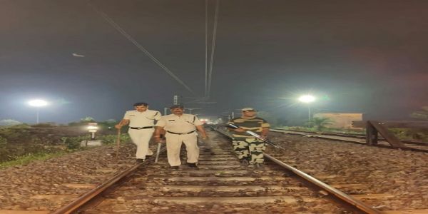 নিৰাপত্তাজনিত উদ্বেগ বৃদ্ধি পোৱাৰ মাজত উত্তৰ-পূৱ সীমান্ত ৰেলৱেৰ আৰপিএফৰ সতৰ্কতা বৃদ্ধি